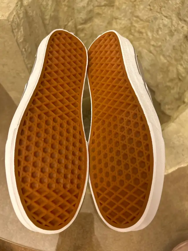 Brand New Vans Classic Slip On in Women's - Shoes in Calgary - Image 6