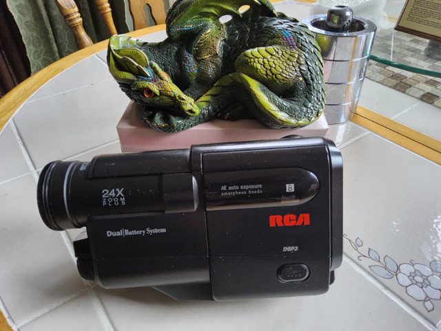 Vedio camera  -RCA- JAPAN in Cameras & Camcorders in Hamilton