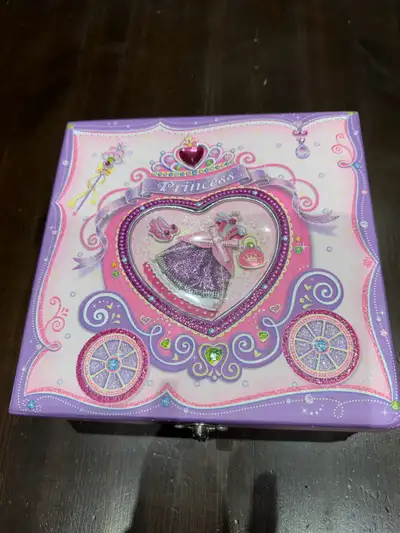 Cute princess themed jewellery box or storage container - with lifting compartments inside.
