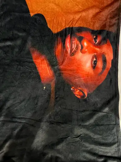 Tupac blanket, View more