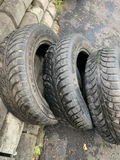 3 winter tires 175/70R14. Good condition. $25 each. Pick up from ile bizard