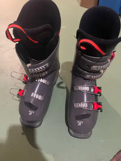 Rossignol Hero 19 Ski Boots and skis, View more