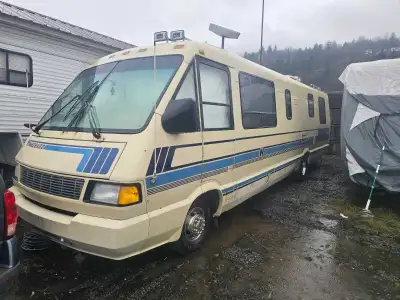 1991 Winnibago s Flagship i just dropped price to 9500$4000$ in extras 34ft Elandan with 2006 Saga s...