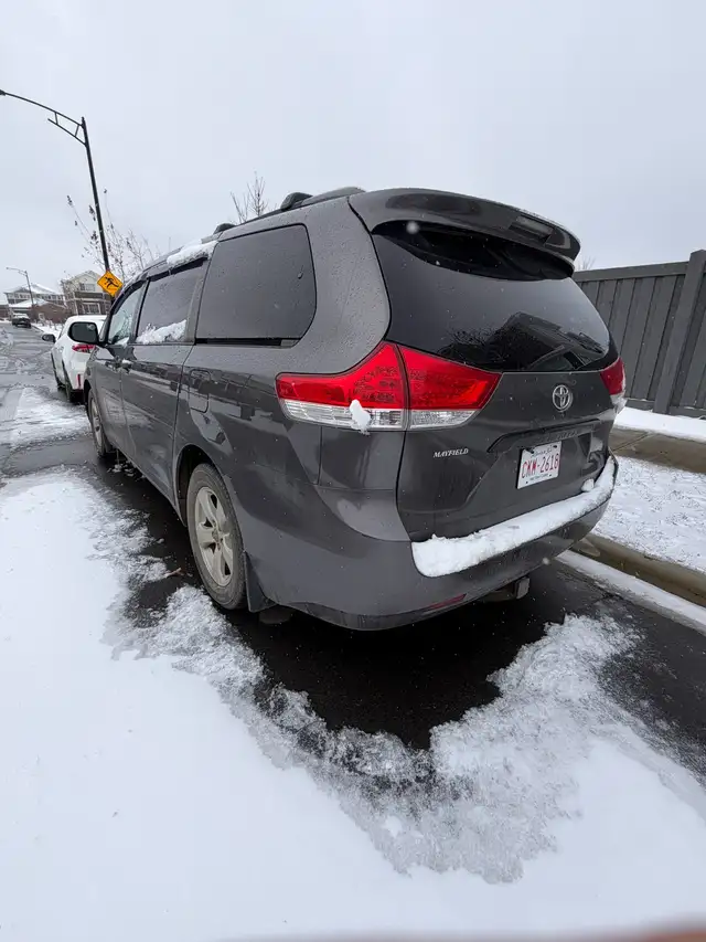 2013 Sienna LE 606394252547205122