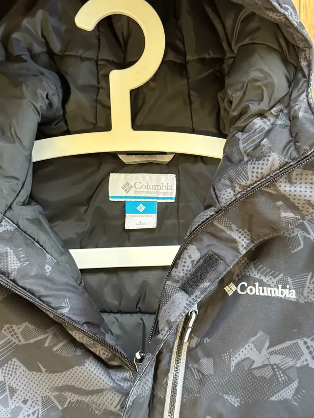 Columbia Boys Winter Jacket Size L in Kids & Youth in Strathcona County - Image 5