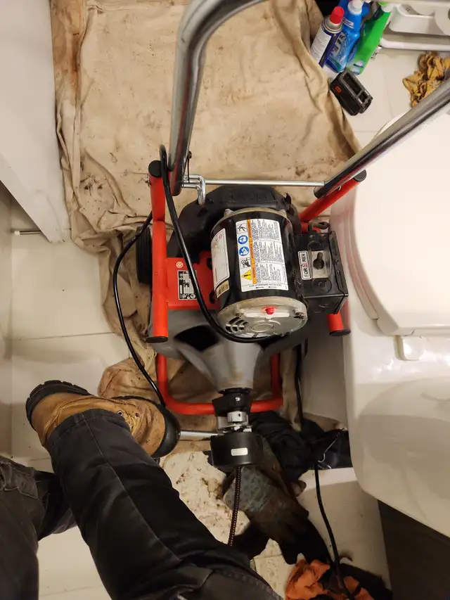 Certified plumber. Kitchen, bathroom, main clog and more64840202493313125
