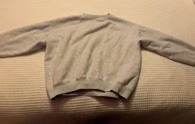 SKIMS Light Heather Grey Crewneck - XL (Fits Medium), View more
