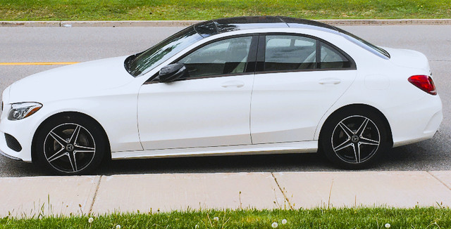 MERCEDES-BENZ C300 4 MATIC dans Autos et camions  à Ville de Montréal - Image 3