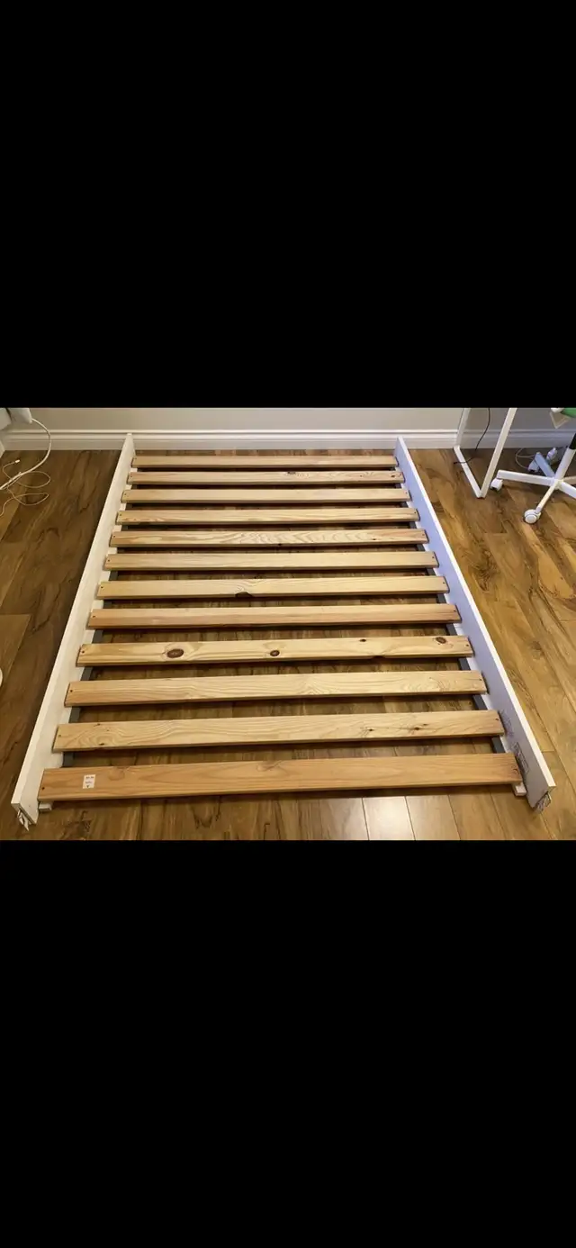 Isabella Low Post Panel Bed with Headboard & Footboard in Beds & Mattresses in Richmond - Image 5