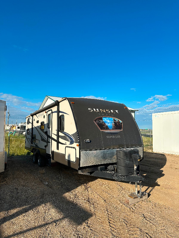 Sunset Trail 27’ in Travel Trailers & Campers in Calgary