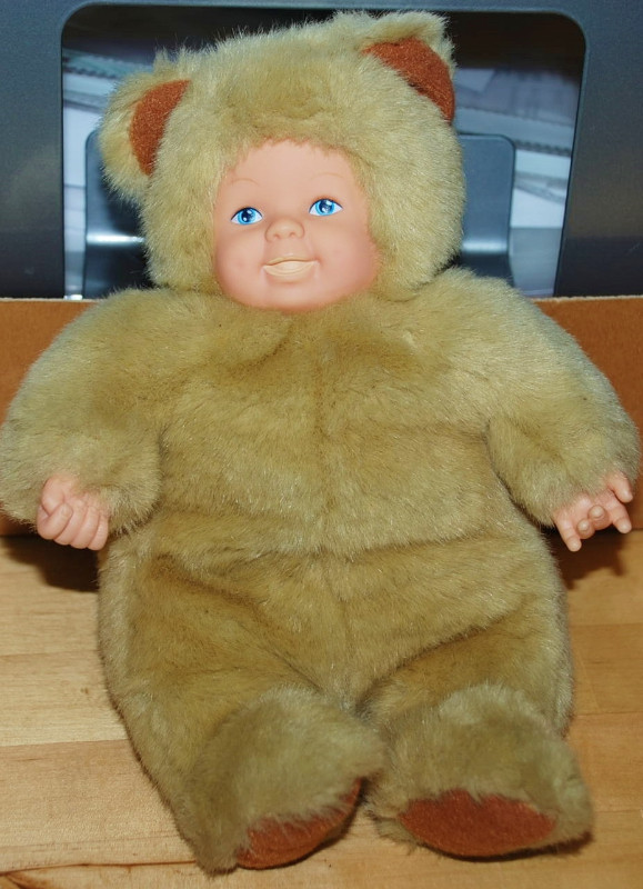 COLLECTIBLE VINTAGE DOLL TOY - BABY - by ANNE GEDDES in Arts & Collectibles in Brantford