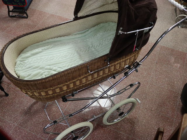 Carriage / Stroller in Strollers, Carriers & Car Seats in Saint John