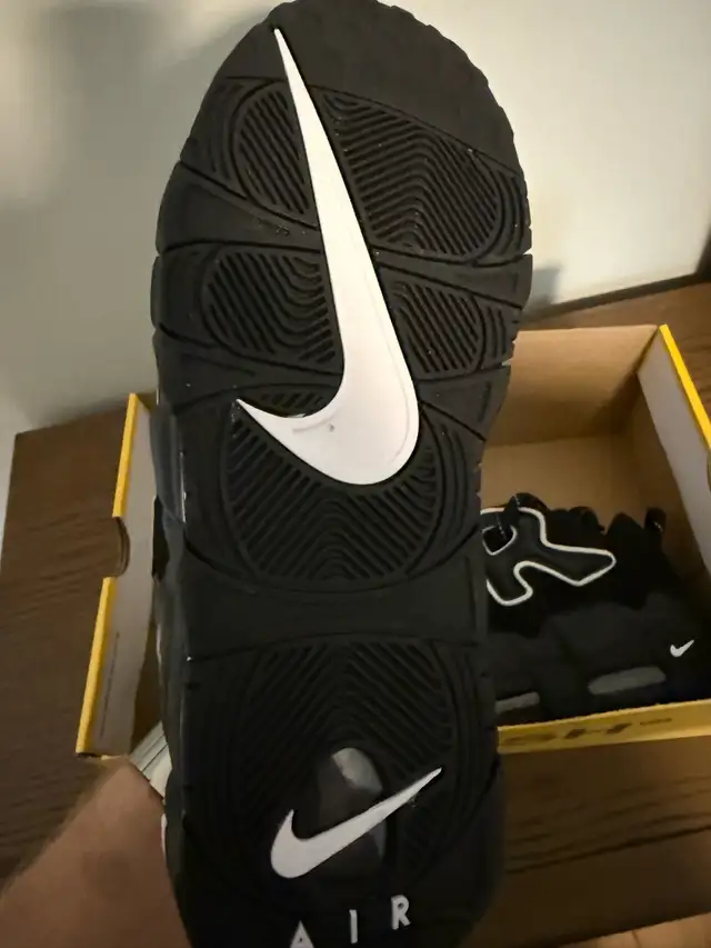  NIKE AIR MORE UPTEMPO LOW SP  in Men's Shoes in Oakville / Halton Region - Image 4