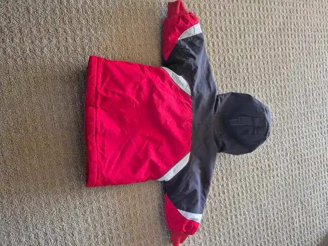 Kids winter jacket and snow pants in Kids & Youth in Edmonton - Image 5