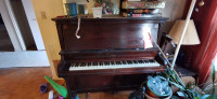 Piano heintzman $200