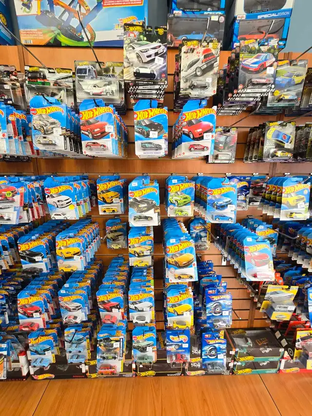 Hot Wheels & Diecast Parking lot Sale! in Events in Edmonton - Image 4