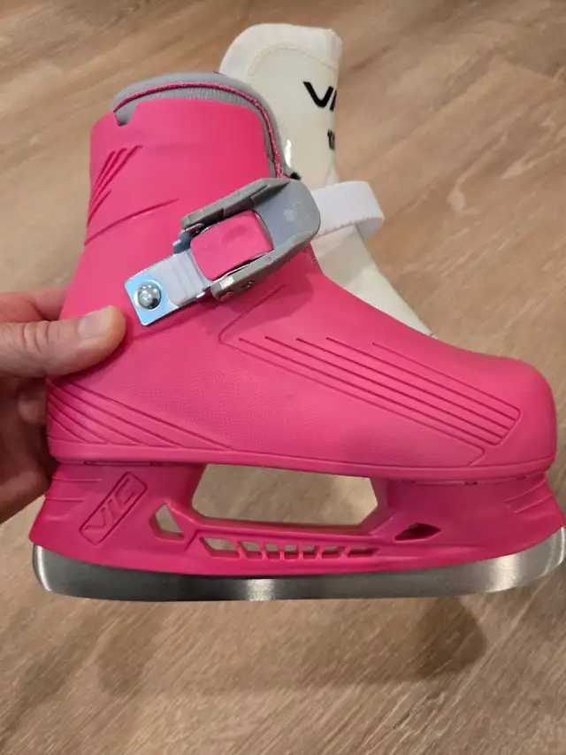 Toddler Skate - size 10-11Y in Skates & Blades in Ottawa - Image 2