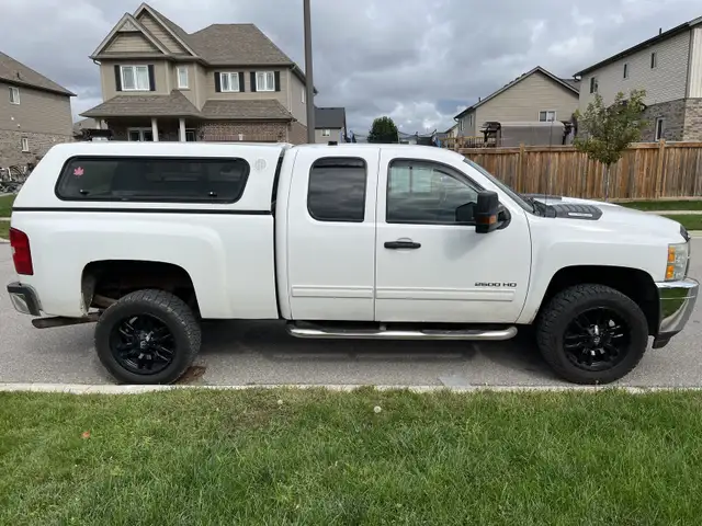 2011 Chevy Silverado 2500 hd WORK TRUCK  in Cars & Trucks in Barrie - Image 6