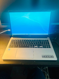 ACER 128 GB Chromebook with mouse and apps. Brand new!