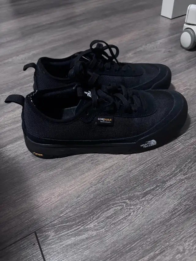 chaussures north face in Women's - Shoes in Laval / North Shore - Image 3