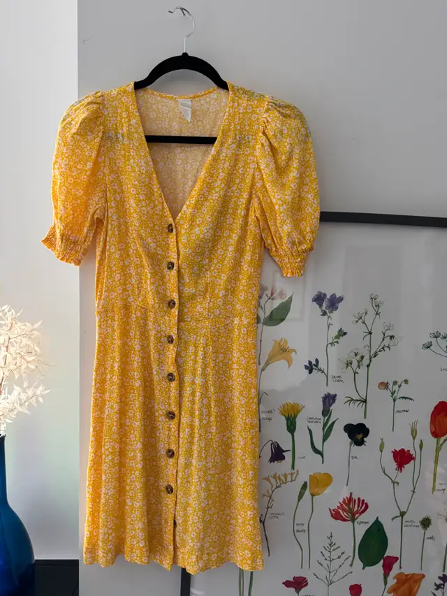 Yellow floral dress size XXS - MOVING SALE in Women's - Dresses & Skirts in City of Toronto - Image 2