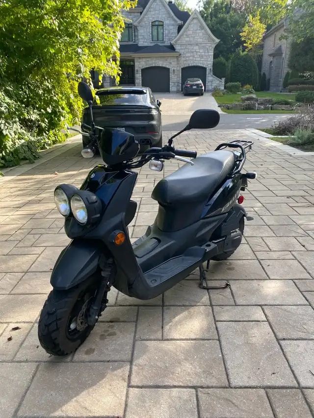 Yamaha BWS 4T 2016 in Scooters & Pocket Bikes in Laval / North Shore - Image 4