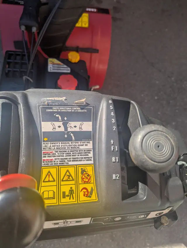 Craftsman 26" Snow blower in Snowblowers in City of Toronto - Image 6