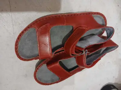 Sandals Leather Women Size 5 NEW, View more
