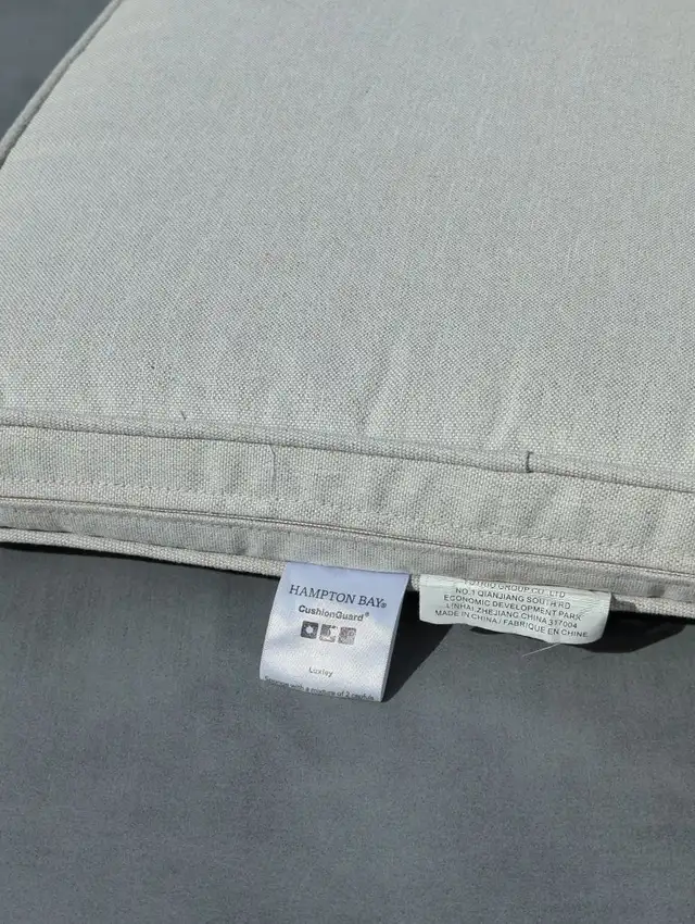 Patio Dinning Set - Steel Table in Patio & Garden Furniture in Mississauga / Peel Region - Image 9