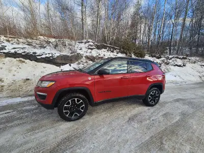 Excellent condition Leather seats Sunroof New winter studded tires