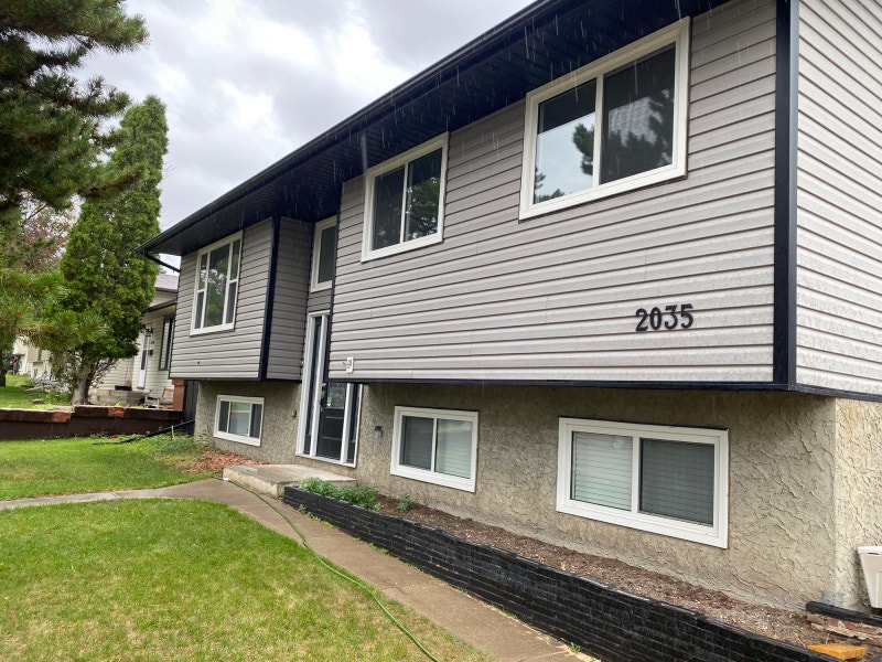 Totally renovated 5 bedroom house Houses for Sale Medicine Hat Kijiji