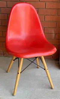 Vintage Chair - Fibreglass 