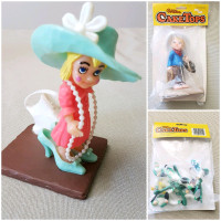 VINTAGE WILTON CAKETOPS. CAKE DECORATING CAKE TOPPERS.