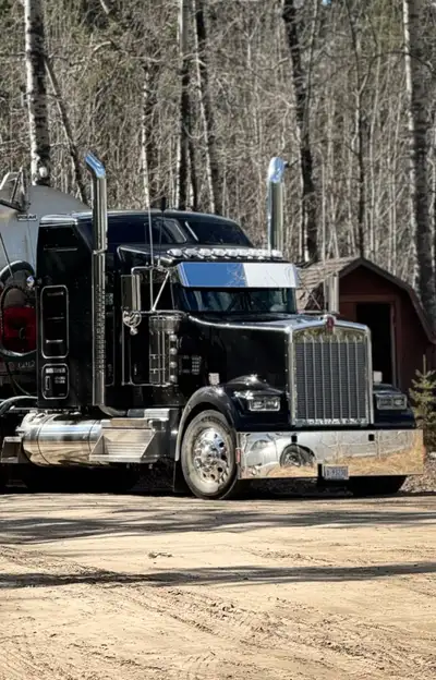 Kenworth W900L Heavy super b spec 72” high rise sleeper VIT Interior full gauge package 565 X15 2050...