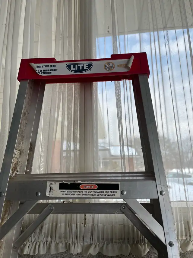 5’ and 6’ Aluminum Ladders in Ladders & Scaffolding in City of Toronto - Image 6