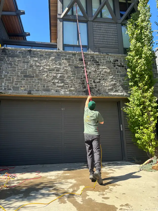 Local Professional Window Washing - Calgary/Alberta62863727189249123