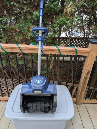 Pele a neige (Souffleuse) Snow Joe, View more