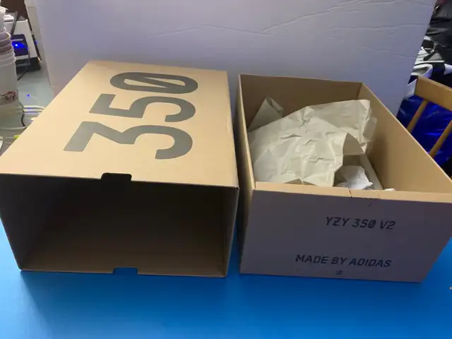 Authentic Adidas Yeezy Boost 350 Empty Sliding Box-US12-14x10x6” in Arts & Collectibles in Markham / York Region - Image 7