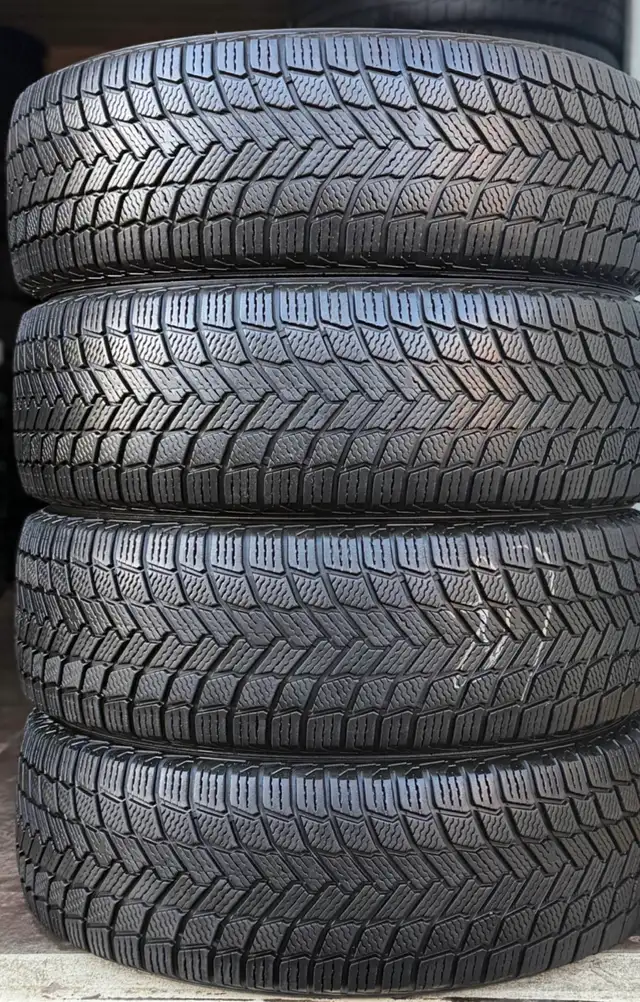  85 %+) 225/65R17 Michelin X-Ice Snow   in Tires & Rims in Mississauga / Peel Region - Image 3