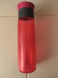 24oz Contigo water bottle