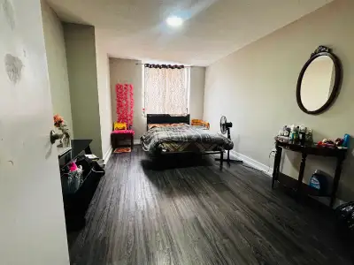 one bed room for two girls sharing base or personal