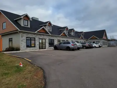 Turn-key Office Space - All expense Included (wifi, electricity, cleaning, snow removal, parking etc...