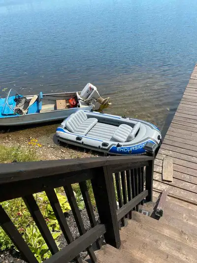 This Intex Excursion dinghy is ready for the water, boasting durable construction and comfortable se...
