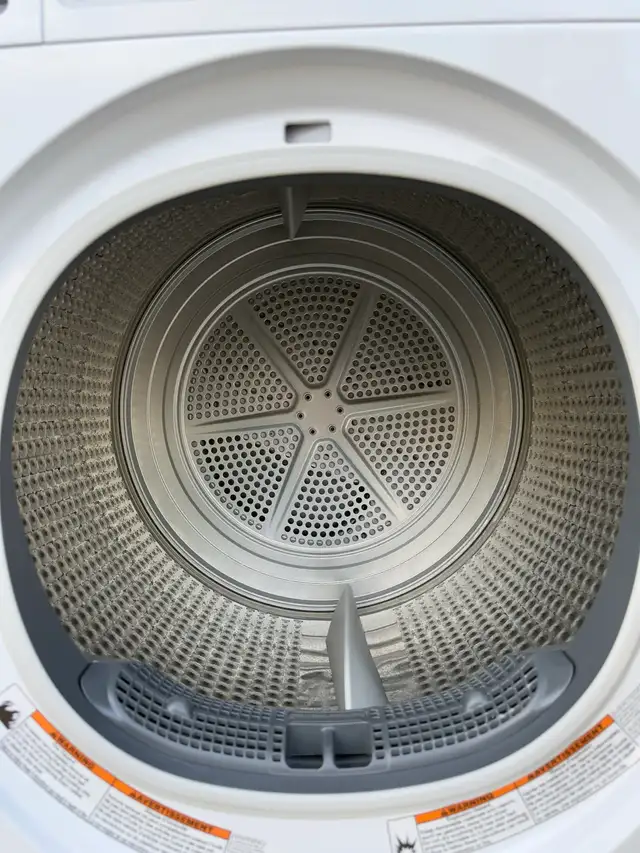24” WHIRLPOOL ELECTRIC DRYER VENTLESS FRONT LOAD STACKABLE  in Washers & Dryers in City of Toronto - Image 4
