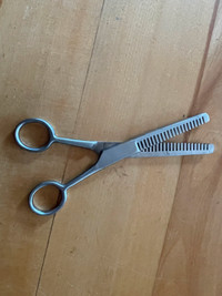 Thinning shears for hair