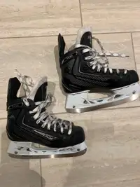 CCM Ribcor 44K junior size 4.5 (US6) hockey skate