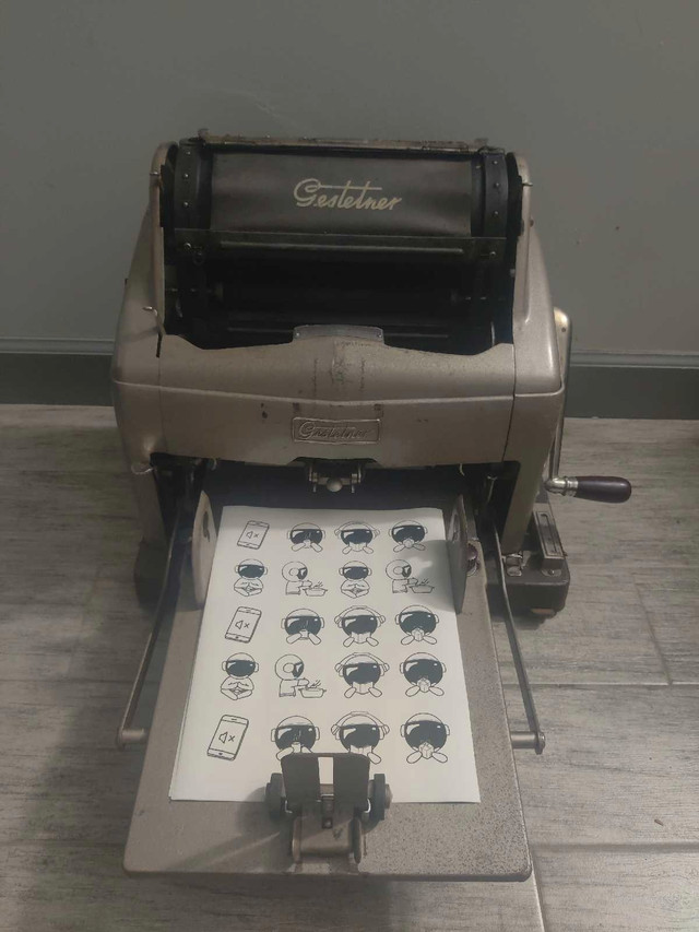 1950s Gestetner Duplicator - Stencil Printer in Arts & Collectibles in Kitchener / Waterloo
