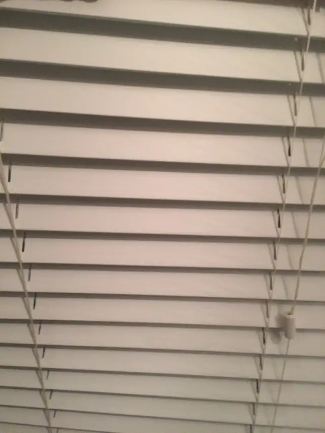 Store de porte blanc en PVC in Window Treatments in Québec City - Image 2