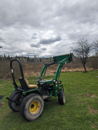 John Deere 4100 4X4 Loader Tractor 