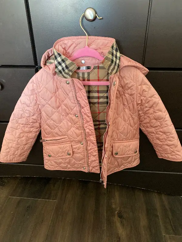 Burberry children’s spring jacket very good condition like new in Kids & Youth in Markham / York Region - Image 2